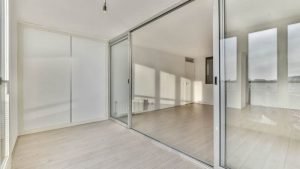 Porta de Vidro em Atiradores