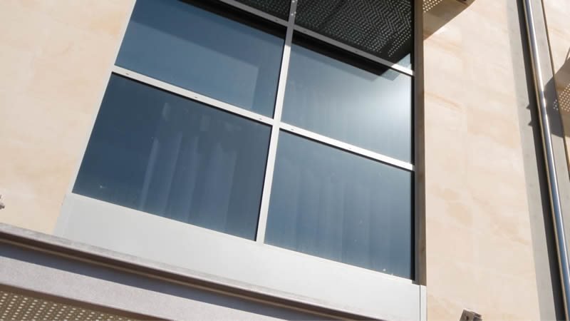 Janelas de Vidro em Zona Industrial Tupy